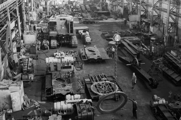 25 лет приватизации в России: что осталось от страны заводов и фабрик?