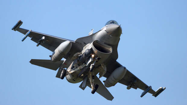 Le Monde: Франция за два года подготовит 26 украинских пилотов для F-16