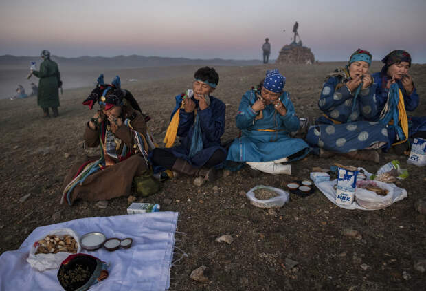 Shamanskie-ritualy-v-Mongolii 13