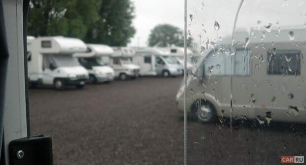 Старый Хаммер превратили в комфортабельный дом на колёсах