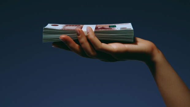 «Женщина — это топливо»: как «зарплата жены» поможет супругу разбогатеть