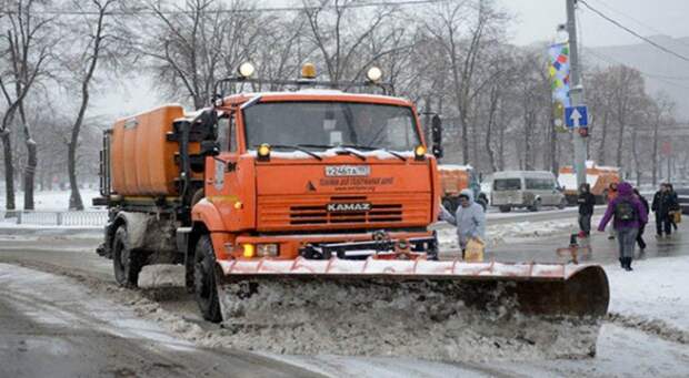 Более 384 кубометров снега вывезли с территории Северного за сутки