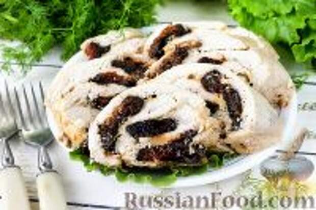 Фото к рецепту: Куриный рулет с черносливом