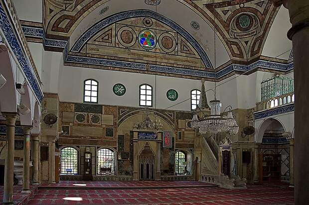File:Jezzar Pasha Mosque Interior.jpg