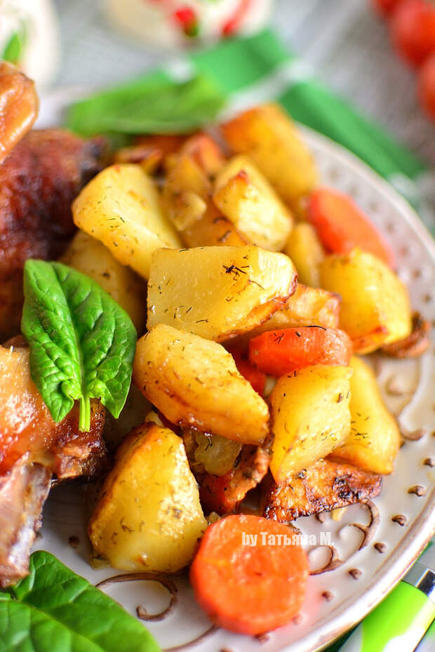 Утиные ножки, запеченные с картофелем