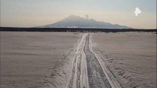 Снег стал серым после извержения камчатского вулкана Шивелуч