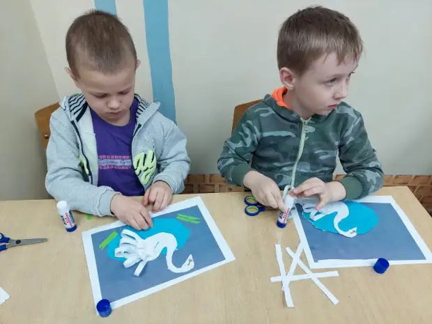 С большим интересом ребята послушали о среде обитания и образе жизни этой прекрасной птицы, о необходимости выполнения ряда м...