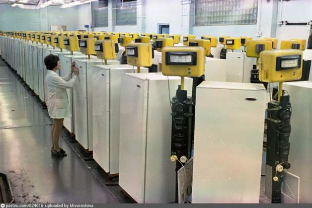 Холодильники завода ЗИЛ /Фотdzen.ru