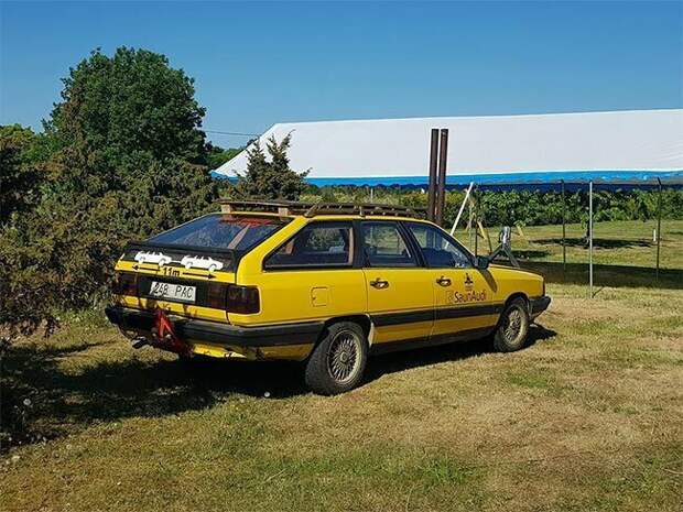 Дровяная сауна внутри Audi 100 1984 года выпуска audi, автомобиль, для друзей, ну вы даете, сауна, удивительное рядом, фантазеры, эстония