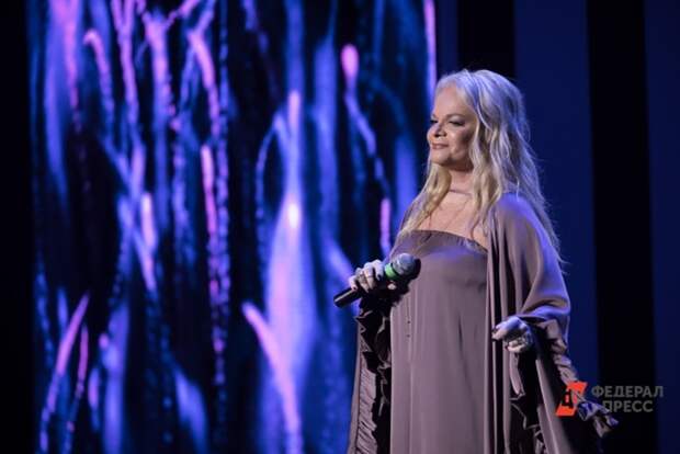 «Я не собираюсь разрешать Долиной жить в квартире»: Лурье отказала артистке в просьбе