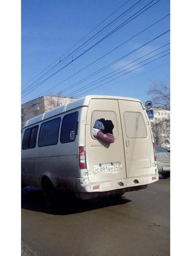 Подсмотрено в пробке: этим водителям плевать на безопасность водитель, маршрутка, прикол, пробка, юмор
