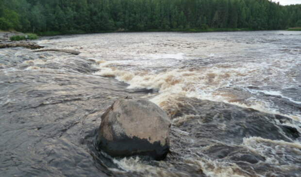 Турист погиб на реке в Карелии: еще один пропал без вести