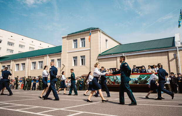 Игорь Руденя поздравил выпускников Военной академии воздушно-космической обороны имени Маршала Жукова
