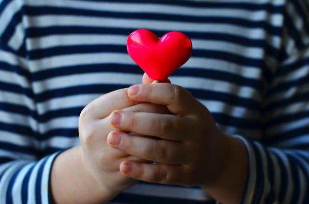 Невролог раскрыла, как отличить сердечный приступ от панической атаки