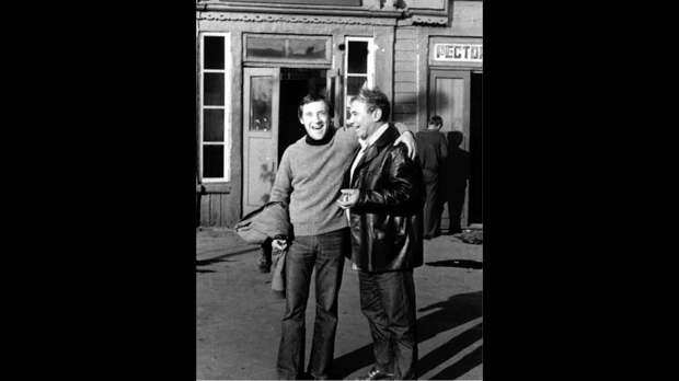 "Высоцкий не был ни великим поэтом, ни великим композитором". Евтушенко VS. Высоцкий