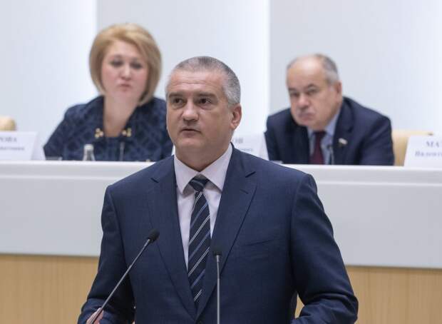 Аксенов заявил, что Крыму не грозит сухопутная операция со стороны Украины