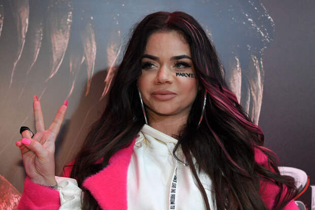 Певица Бьянка сломала палец