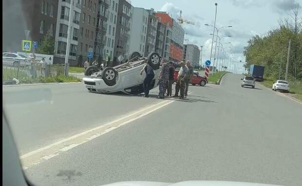 В Рыбном автомобиль перевернулся во время ДТП