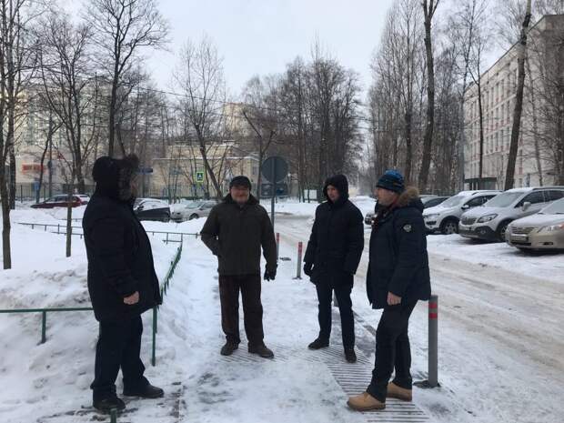Сломанную скамейку на Полярной заменят по просьбе жителя