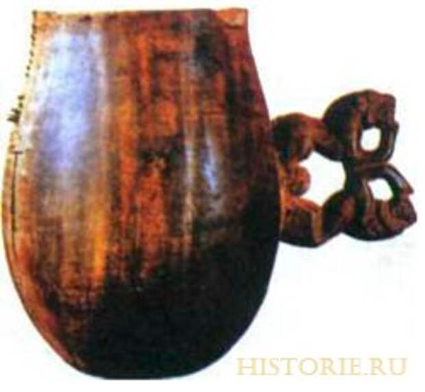 Деревянная кружка из курганов Ак-Алаха. Алтайские саки. V—IV вв. до н. э.