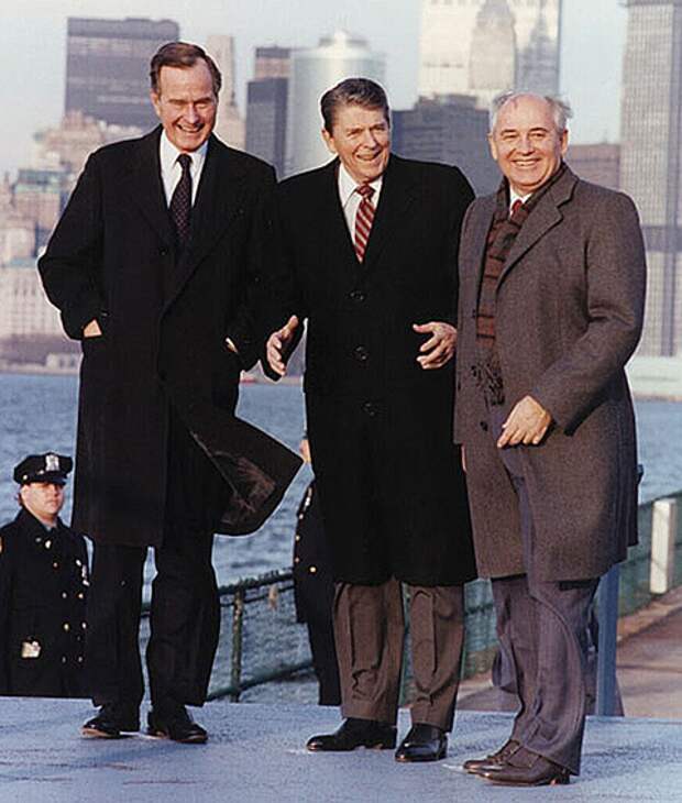 Джордж Буш, Рональд Рейган и Михаил Горбачев в 1988 году. Фото: Ronald Reagan Presidential Library 