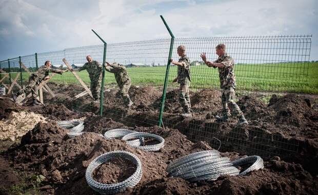 Украина продлила срок возведения «стены» на границе с Россией Украина продлила срок возведения «стены» на границе с Россией