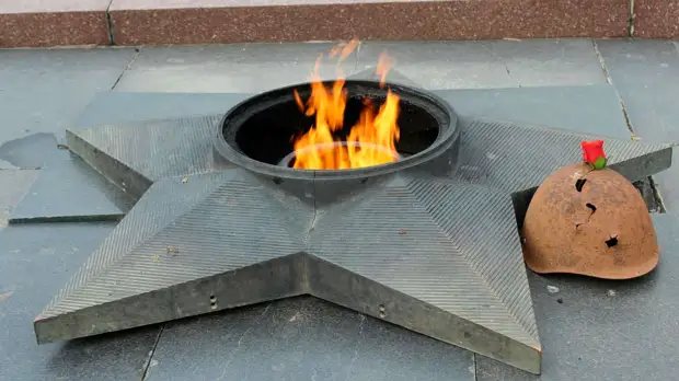 «Слава освободителям!»: в городе Токмак Запорожской области зажгли Вечный огонь