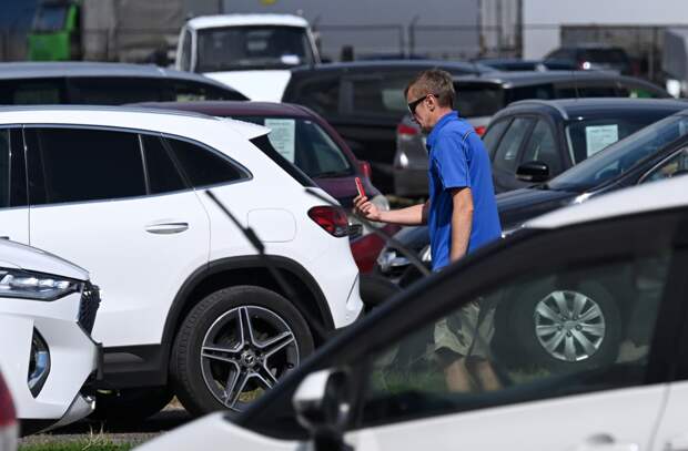 Автомобильные продажи в России установили рекорд