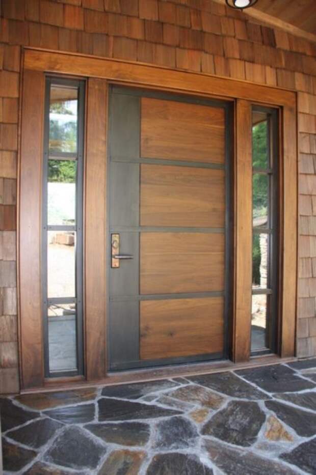 Деревянная входная дверь может стать настоящим произведением искусства. 