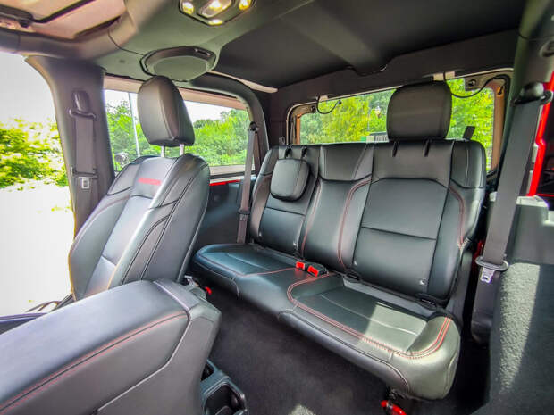 Jeep Wrangler Rubicon (фот. Якуб Корнацки / Automotyw.com)