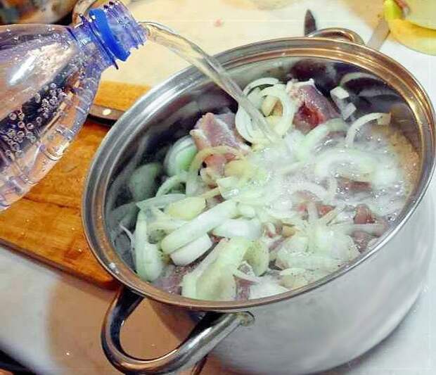 маринад к мясу рецепт кастрюля с мясом и луком