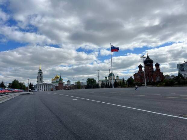 В Туле завершили ремонт асфальта на площади Ленина