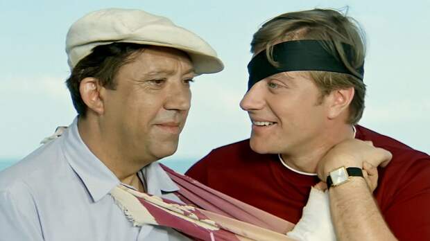 Тест по фильму «Бриллиантовая рука»: вспомните героя комедии Гайдая по цитате