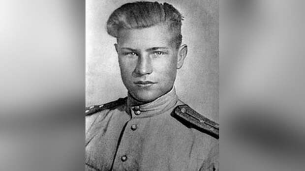 Маршал СССР Язов обвинил Горбачева в измене Старший лейтенант Дмитрий Язов
