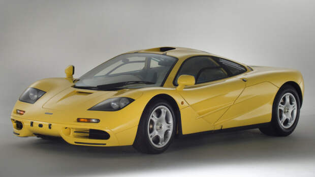 McLaren F1 ставил рекорды скорости еще в 90-е годы. | Фото: autoblog.com 