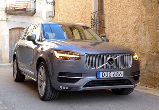 Автомобиль Volvo XC90 T6.