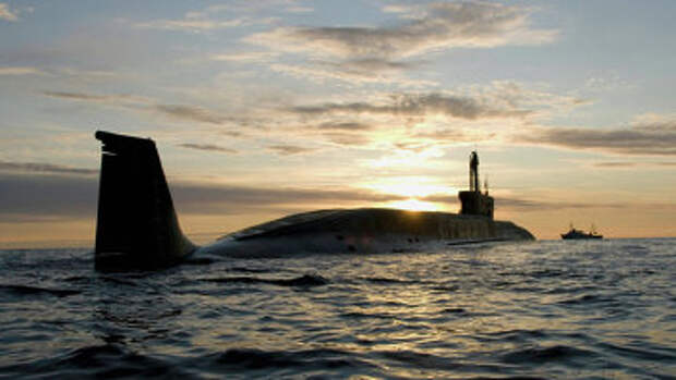 Атомная подводная лодка (АПЛ) Юрий Долгорукий во время ходовых испытаний летом 2009 года. Архивное фото