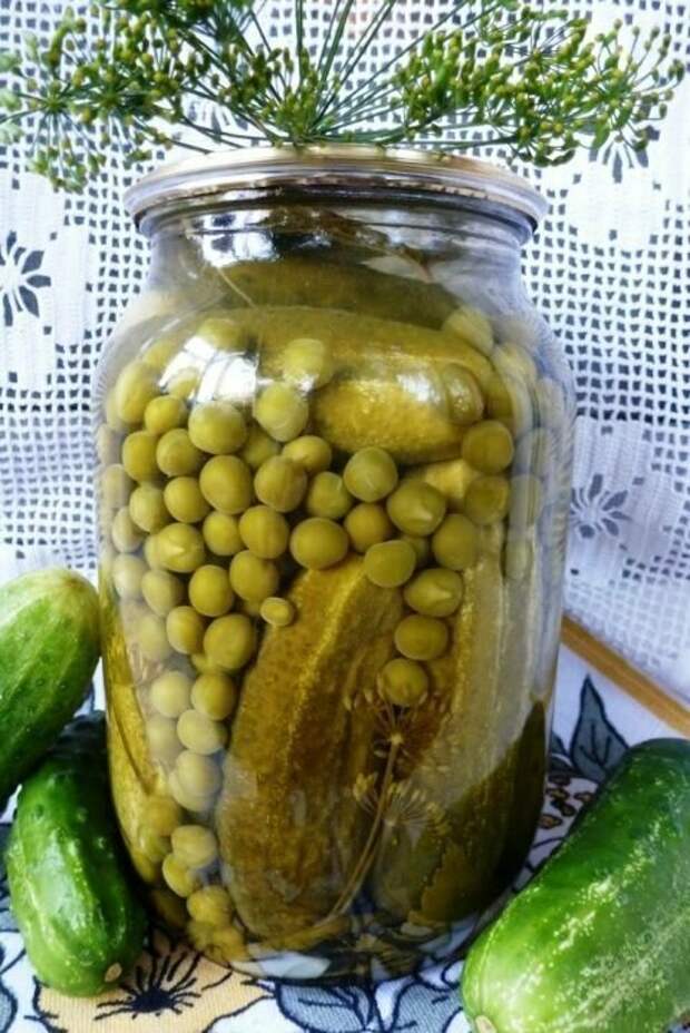 Огурцы маринованные с горошком