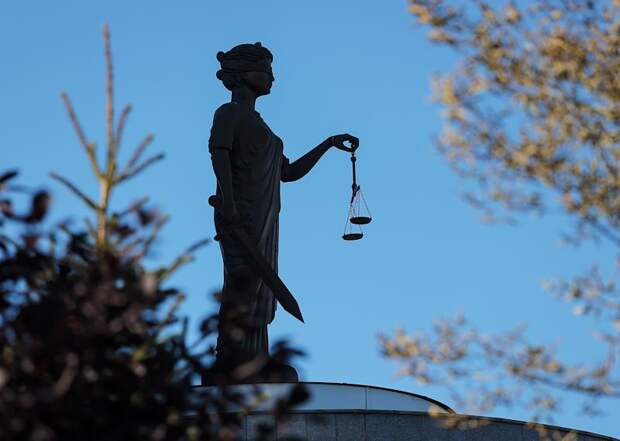 Схватка мастеров маникюра в салоне красоты российского города попала на видео