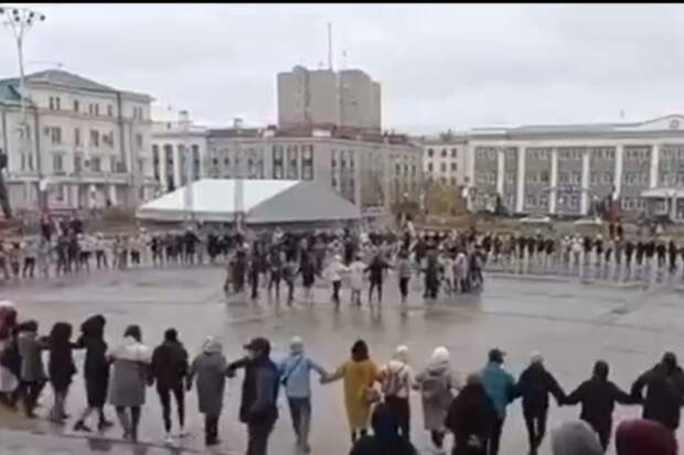 В Якутске женский осуохай приняли за незаконный митинг