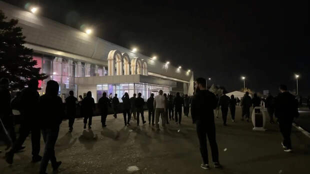 Участники беспорядков в аэропорту Махачкалы проверяли паспорта пассажиров из Тель-Авива