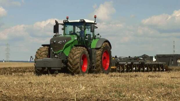 6 сельскохозяйственных тракторов, которые не знают себе равных по мощности