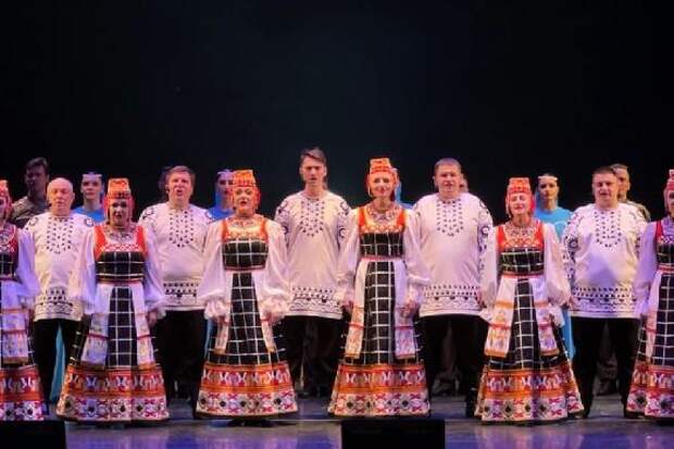 "Ивушка" представила на сцене драмтеатра новую программу ко Дню защитника Отечества