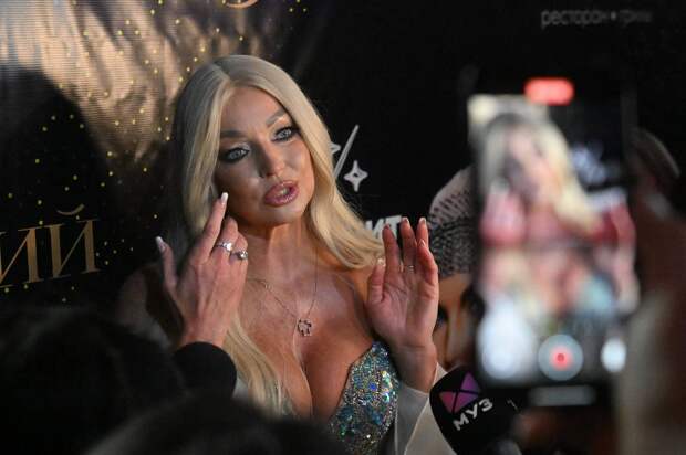 Волочкова поблагодарила Пугачеву за материнское тепло