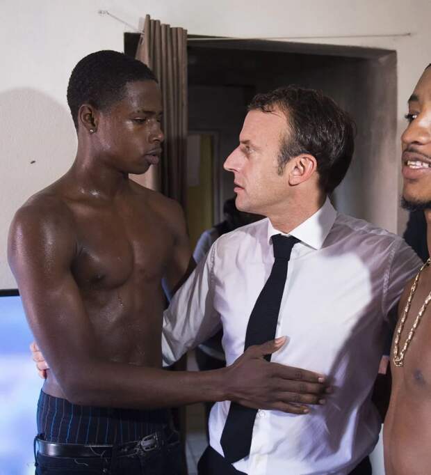 Эпштейн упоминал в переписках бойфренда Макрона