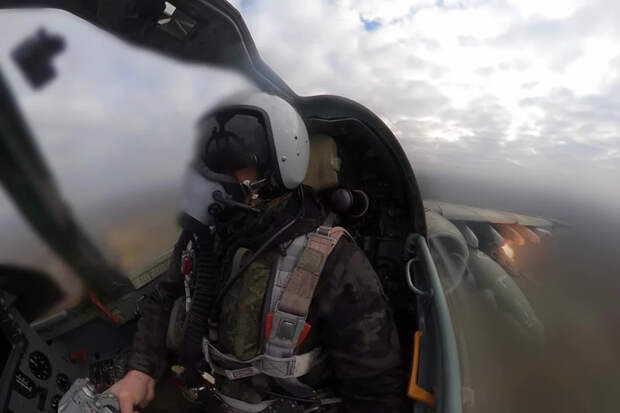 Штурмовики Су-25 ликвидировали солдат и опорный пункт ВСУ