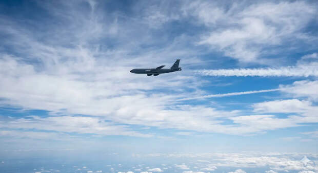 Fighterbomber указал на загадки крушения KC-135 в небе над Ираком
