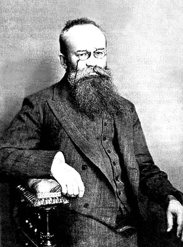 5802844-1898748