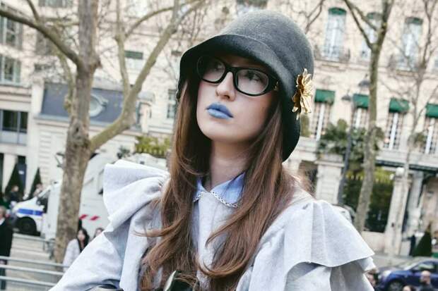 Российская блогерша Лиза Барашик стала гостьей показа в Париже