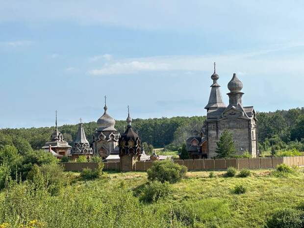 Храмовый комплекс в Белгородской области (до пожара)